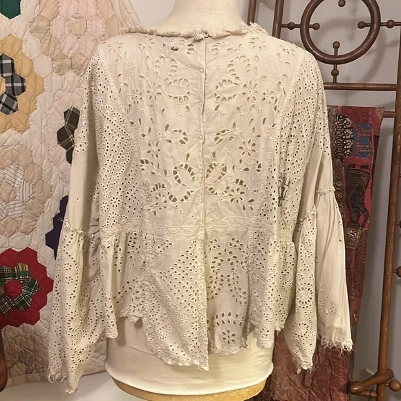 Magnolia Pearl Eyelet Selah Blouse in Moonlight Top - Picture 9 of 14